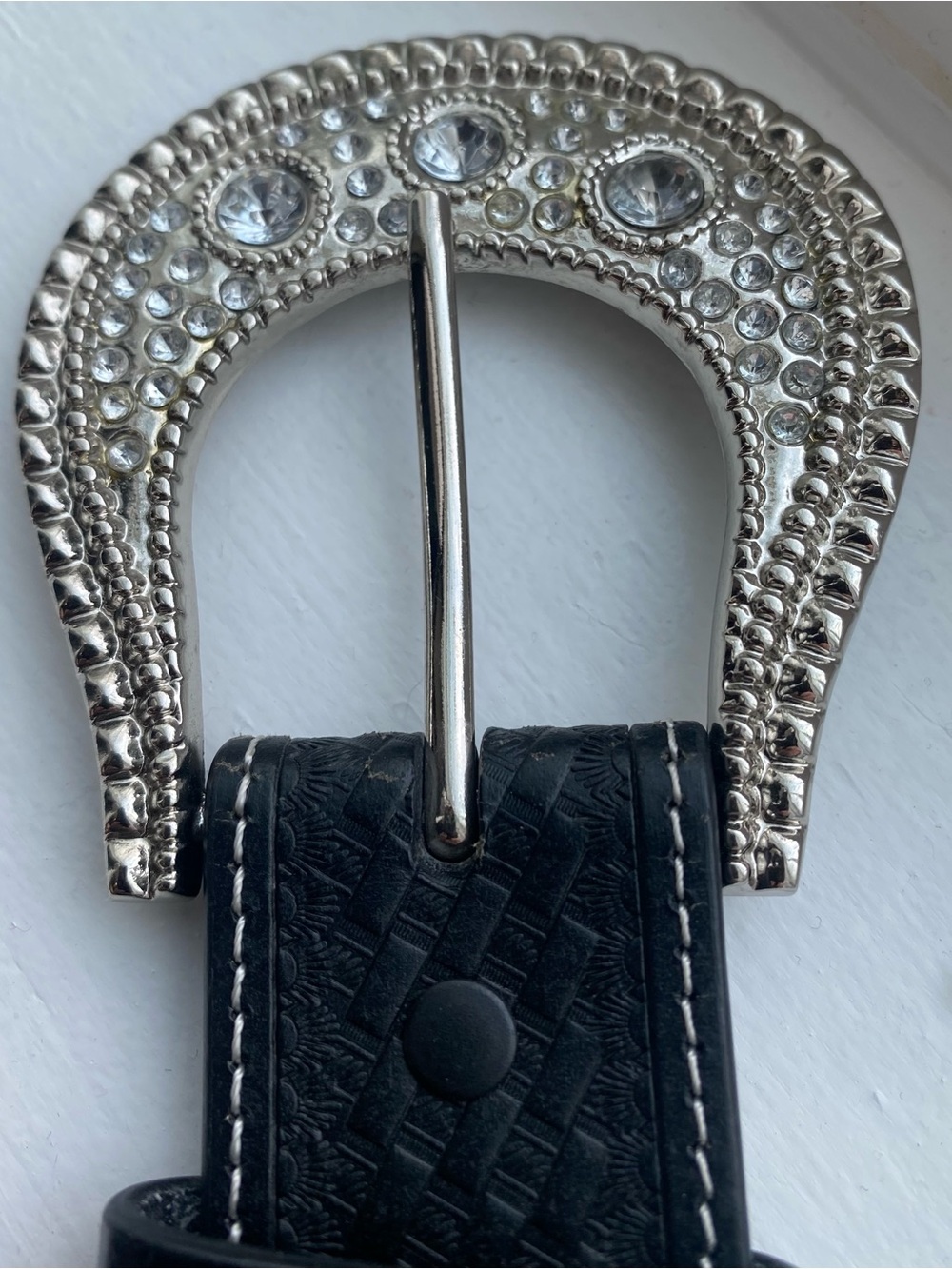 Source Unknown Black Leather Belt with Silver Rhinestone Buckle